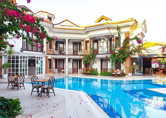 Nish Caria Hotell 4*